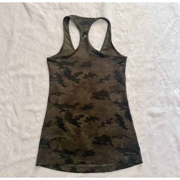 Lululemon Camo Racerback Tank - Size Medium - Excellent! - Picture 1 of 3